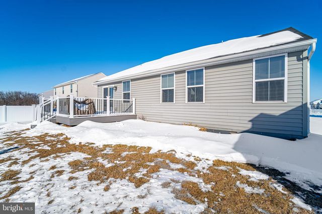 3300 PEBBLE RUN DR, Dover, PA 17315