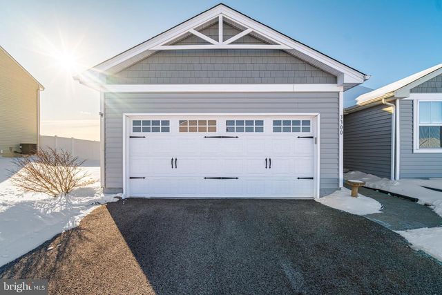 3300 PEBBLE RUN DR, Dover, PA 17315