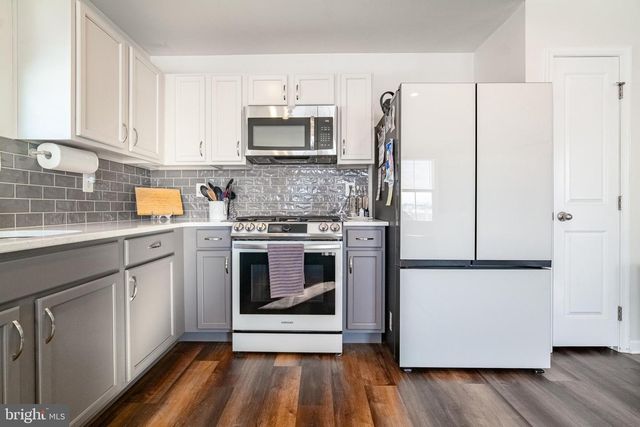 3300 PEBBLE RUN DR, Dover, PA 17315