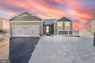 3300 PEBBLE RUN DR, Dover, PA 17315