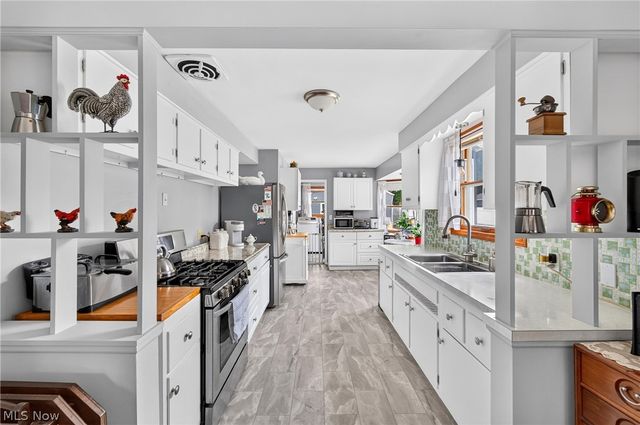 24301 Smith Avenue, Westlake, OH 44145