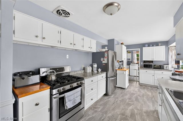 24301 Smith Avenue, Westlake, OH 44145