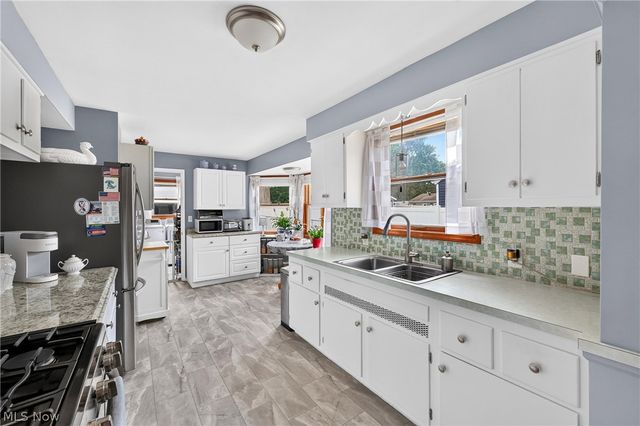 24301 Smith Avenue, Westlake, OH 44145