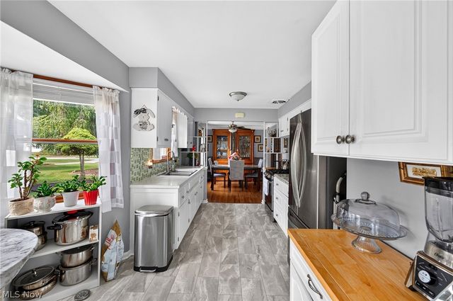 24301 Smith Avenue, Westlake, OH 44145