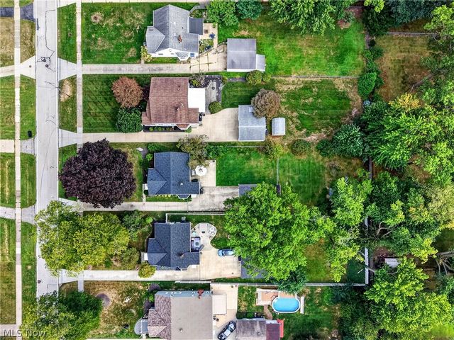 24301 Smith Avenue, Westlake, OH 44145