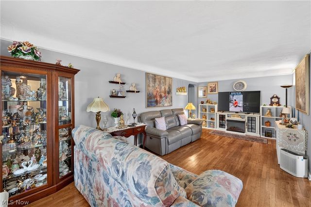 24301 Smith Avenue, Westlake, OH 44145