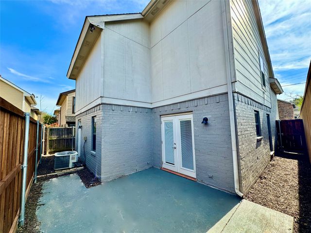 1508 Villars Street, Dallas, TX 75204