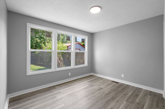 83 Benzing Rd, Antioch, TN 37013
