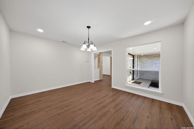 611 Amistad Blvd, Universal City, TX 78148