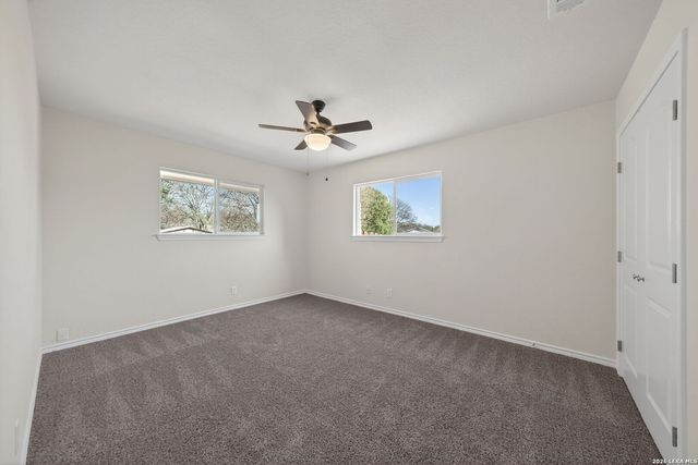 611 Amistad Blvd, Universal City, TX 78148