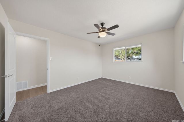 611 Amistad Blvd, Universal City, TX 78148