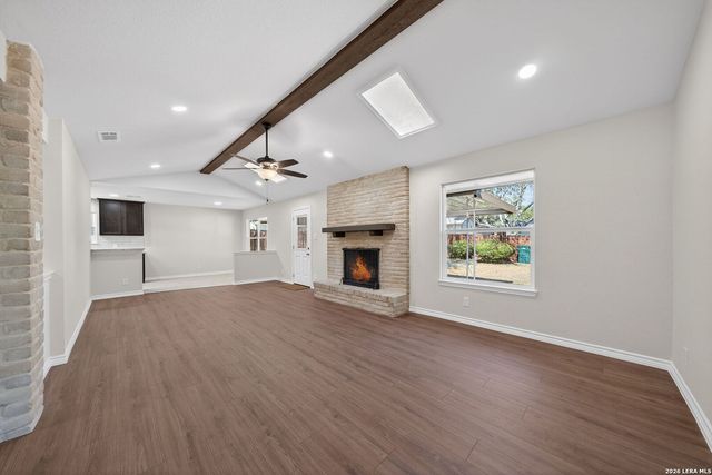 611 Amistad Blvd, Universal City, TX 78148