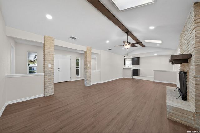 611 Amistad Blvd, Universal City, TX 78148