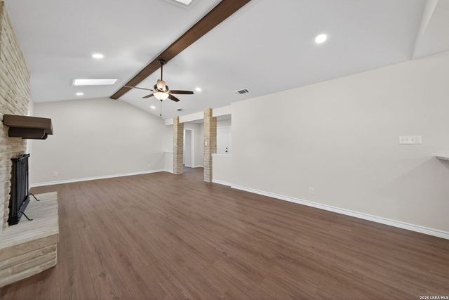 611 Amistad Blvd, Universal City, TX 78148