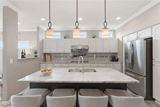 9070 Hummingbird Lane, North Ridgeville, OH 44039