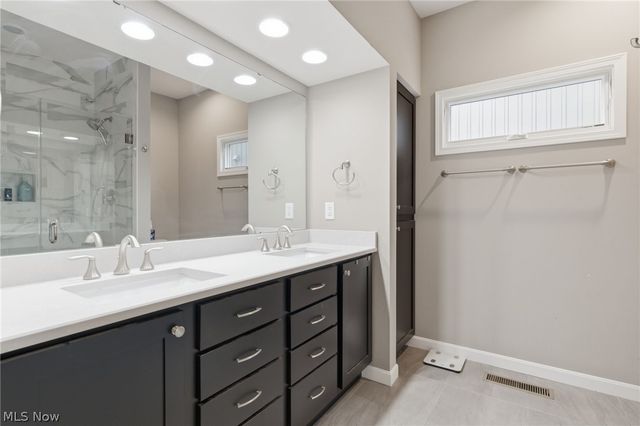 9070 Hummingbird Lane, North Ridgeville, OH 44039
