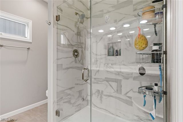 9070 Hummingbird Lane, North Ridgeville, OH 44039