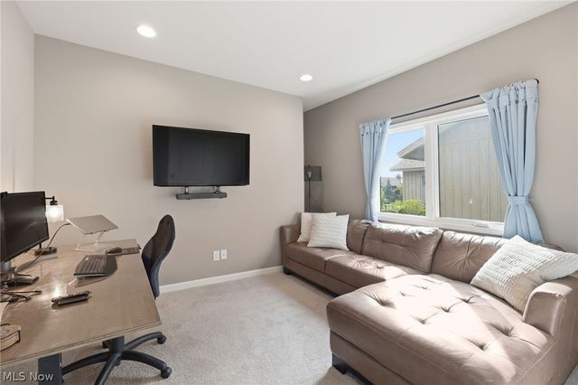 9070 Hummingbird Lane, North Ridgeville, OH 44039