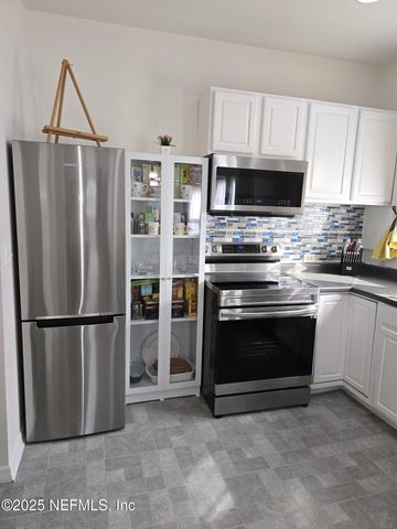 3675 OAK Street, Jacksonville, FL 32205