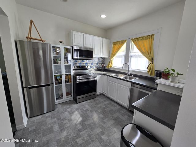 3675 OAK Street, Jacksonville, FL 32205