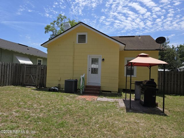 3675 OAK Street, Jacksonville, FL 32205