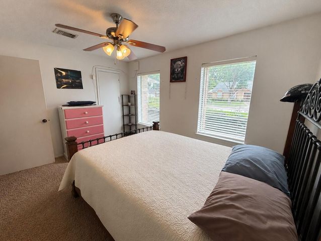 10916 Mulberry Court, La Porte, TX 77571