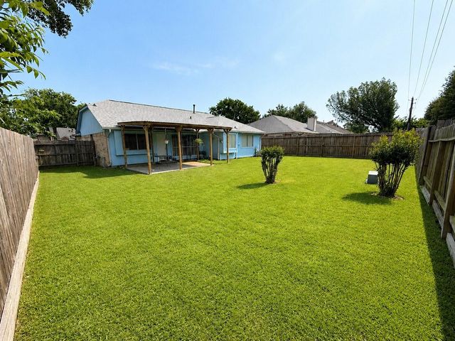 10916 Mulberry Court, La Porte, TX 77571