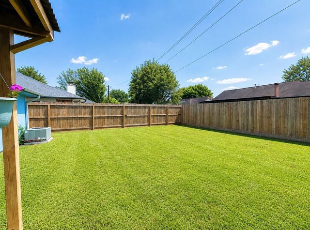 10916 Mulberry Court, La Porte, TX 77571