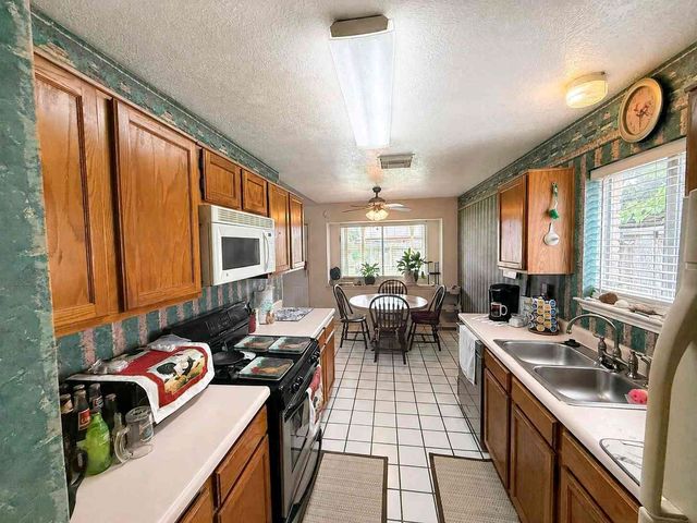 10916 Mulberry Court, La Porte, TX 77571