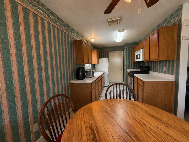 10916 Mulberry Court, La Porte, TX 77571