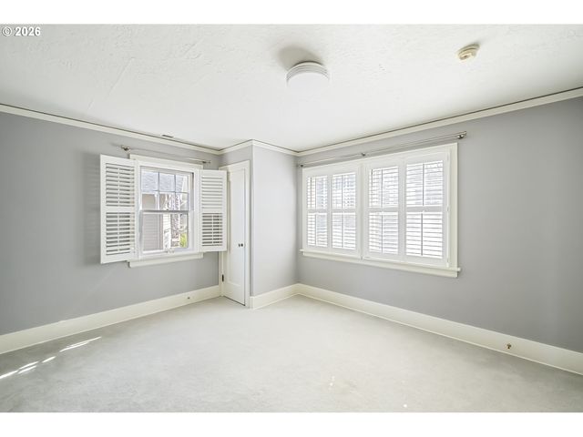 2417 Ne HAMBLET St Ne, Portland, OR 97212