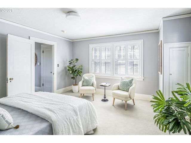 2417 Ne HAMBLET St Ne, Portland, OR 97212