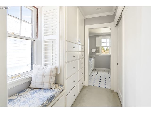 2417 Ne HAMBLET St Ne, Portland, OR 97212