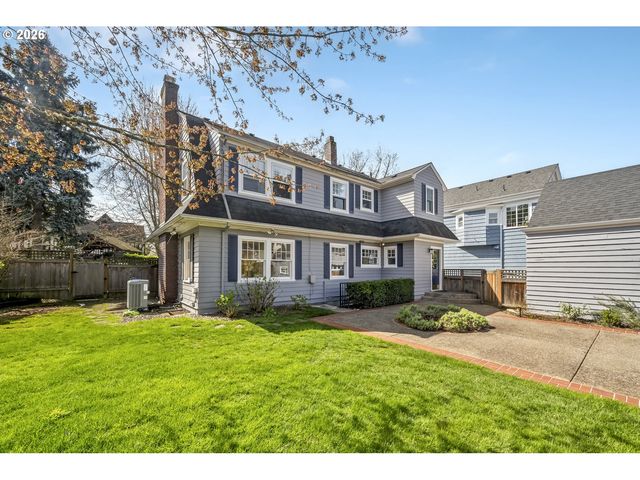 2417 Ne HAMBLET St Ne, Portland, OR 97212