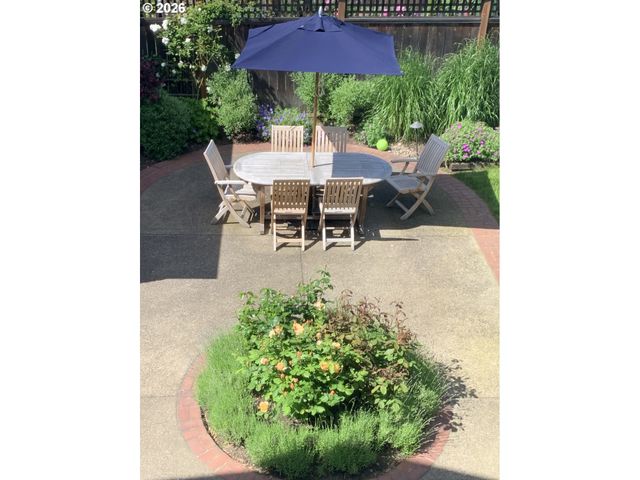 2417 Ne HAMBLET St Ne, Portland, OR 97212