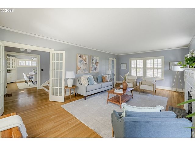 2417 Ne HAMBLET St Ne, Portland, OR 97212