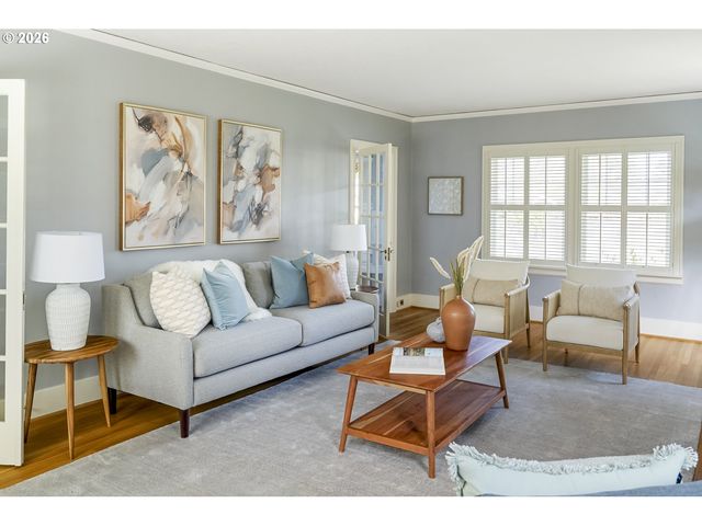 2417 Ne HAMBLET St Ne, Portland, OR 97212