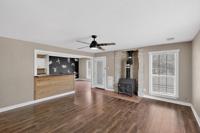 4600 Hunters Glen Court, Granbury, TX 76048