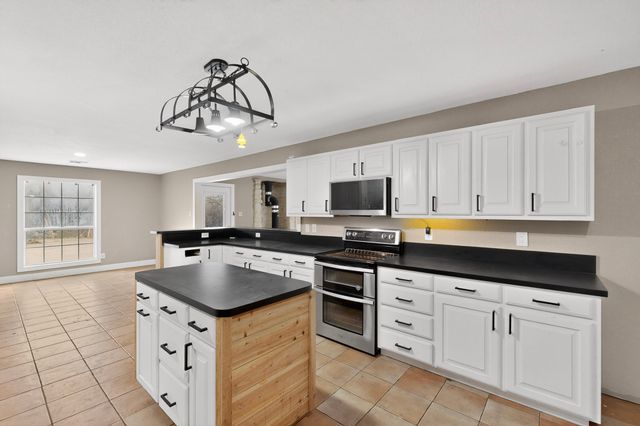 4600 Hunters Glen Court, Granbury, TX 76048