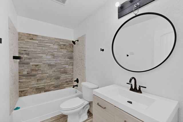 4600 Hunters Glen Court, Granbury, TX 76048