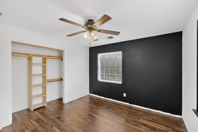 4600 Hunters Glen Court, Granbury, TX 76048