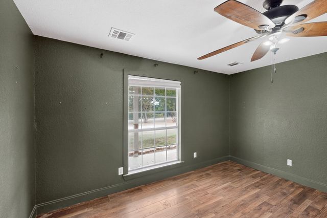 4600 Hunters Glen Court, Granbury, TX 76048