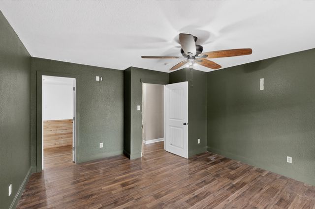 4600 Hunters Glen Court, Granbury, TX 76048