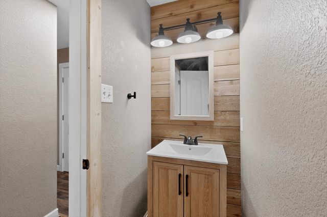 4600 Hunters Glen Court, Granbury, TX 76048