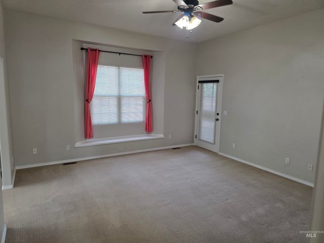 1041 Warm Springs Pl, Twin Falls, ID 83301