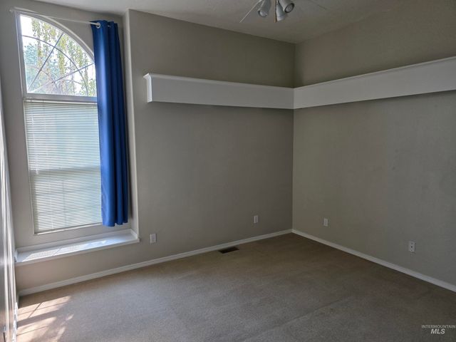1041 Warm Springs Pl, Twin Falls, ID 83301