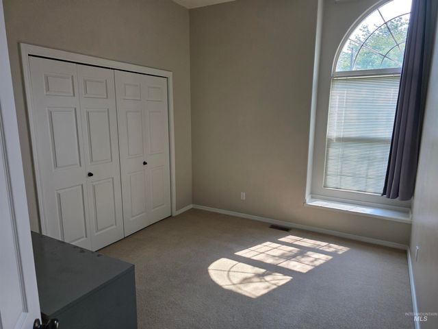 1041 Warm Springs Pl, Twin Falls, ID 83301