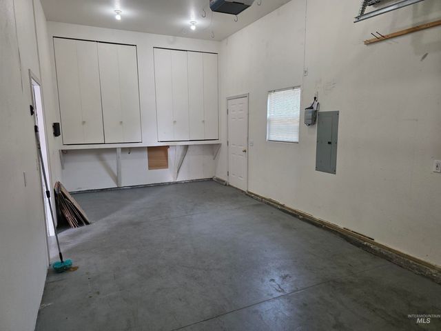 1041 Warm Springs Pl, Twin Falls, ID 83301