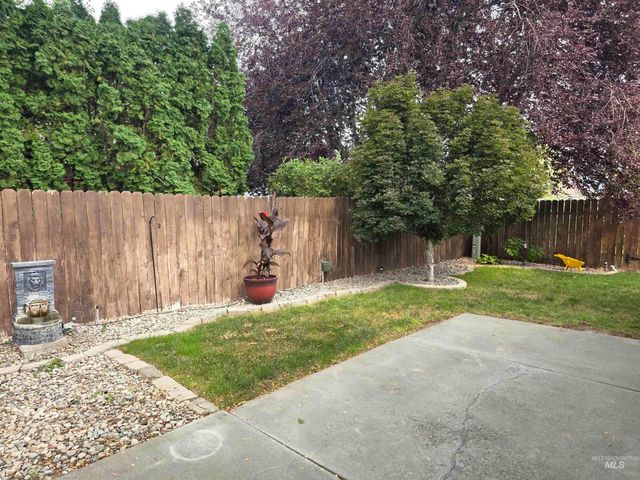 1041 Warm Springs Pl, Twin Falls, ID 83301