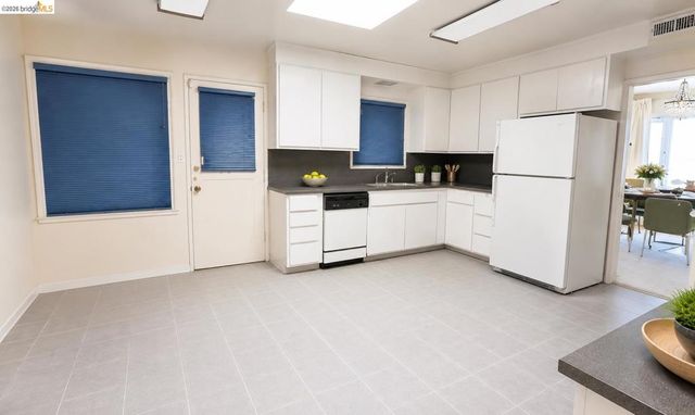 618 Prospect Ave, Oakland, CA 94610